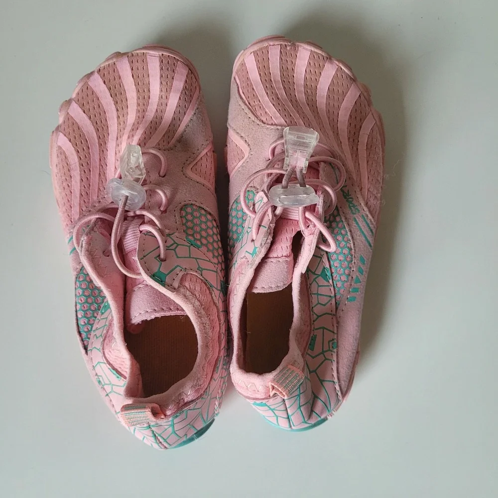 Girl's Water Shoes Kids Size 31 Pink Good Barefoot Athletic Beach Gorpcore